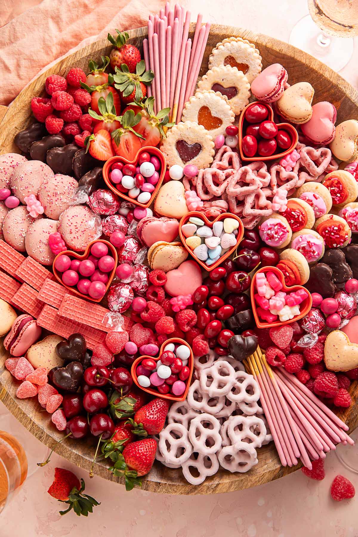 15 Stunning Valentine's Day Dessert Charcuterie Boards That Will Steal Hearts in 2024