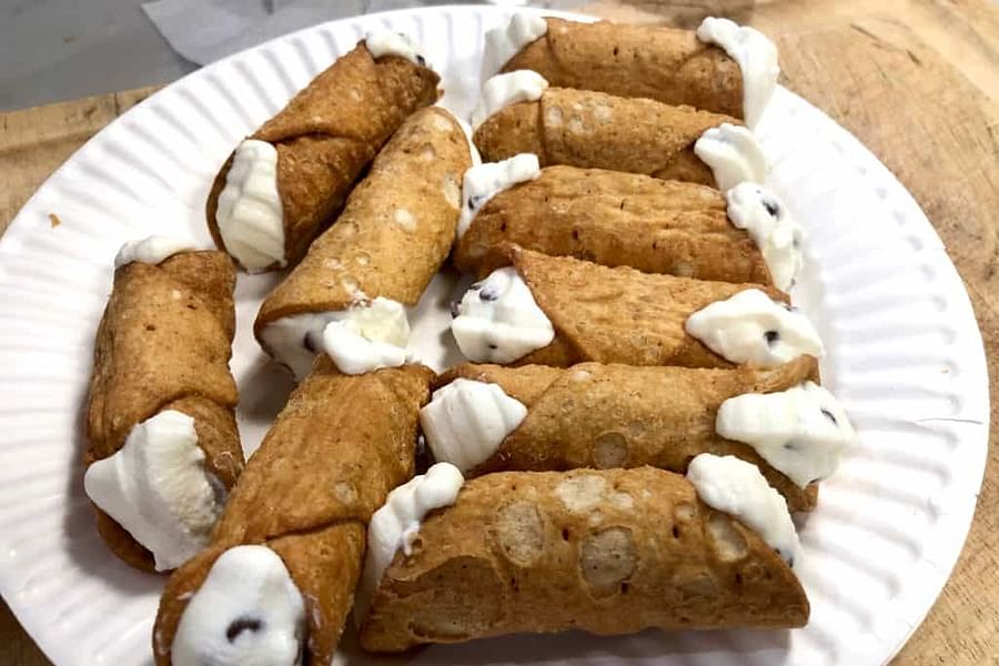 Cannoli with Cream Cheese Filling