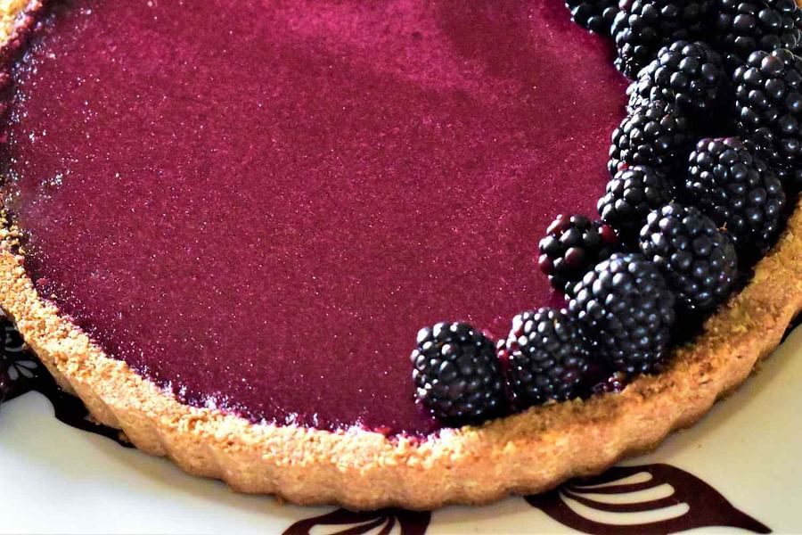 fresh blackberries dessert