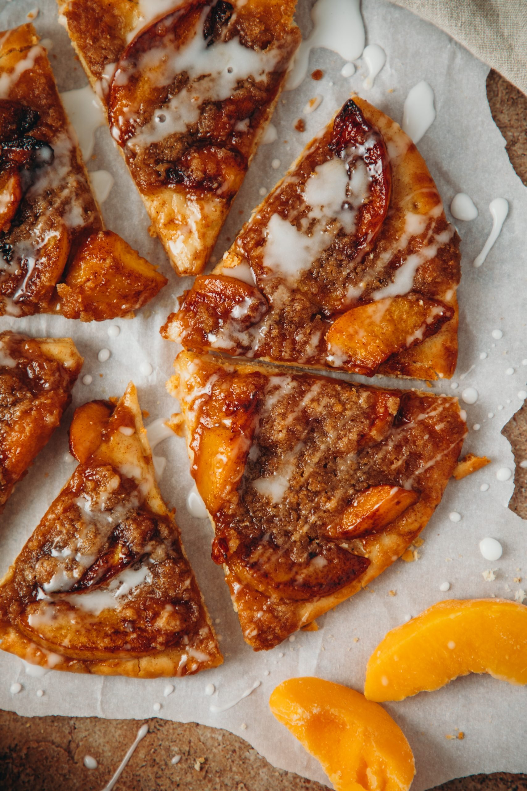 sliced peaches dessert pizza