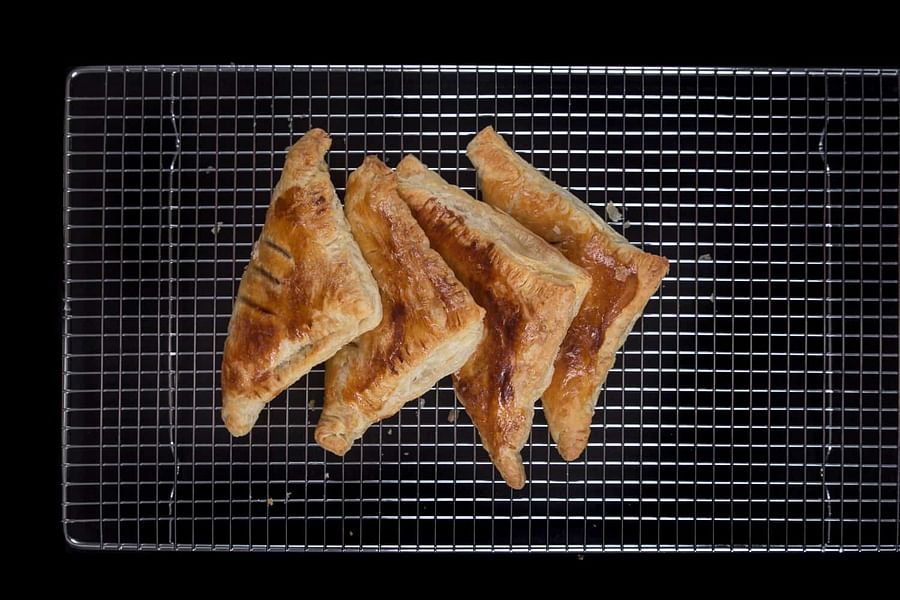 Apple turnover pastry
