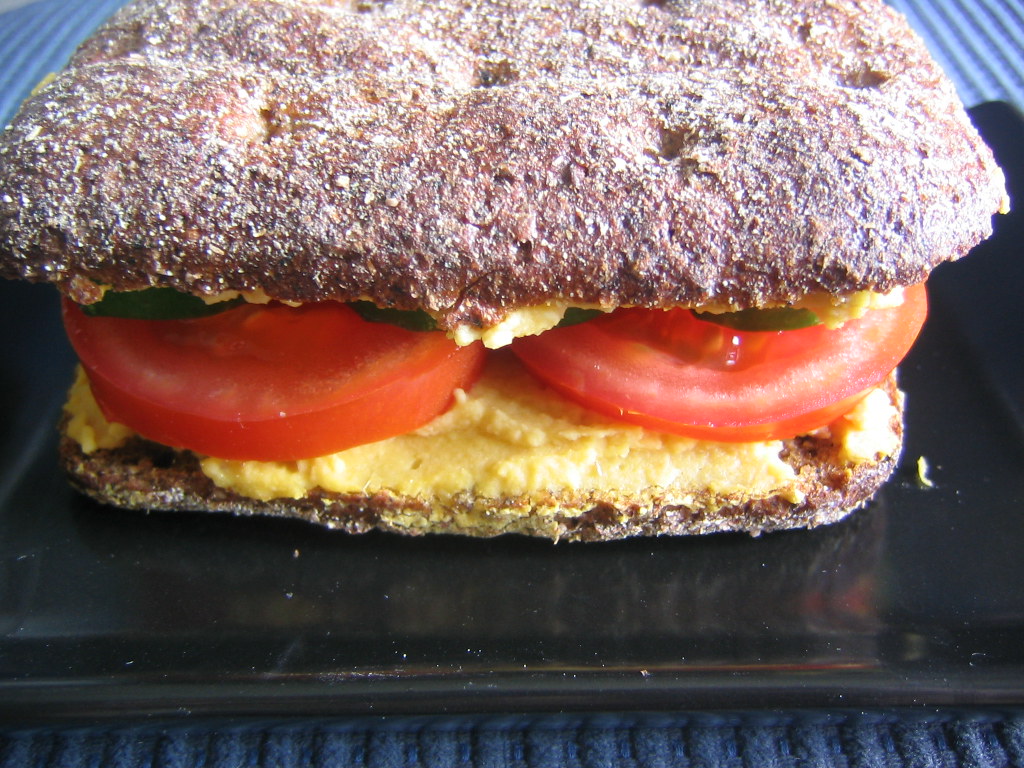 hummus cucumber rye crispbread