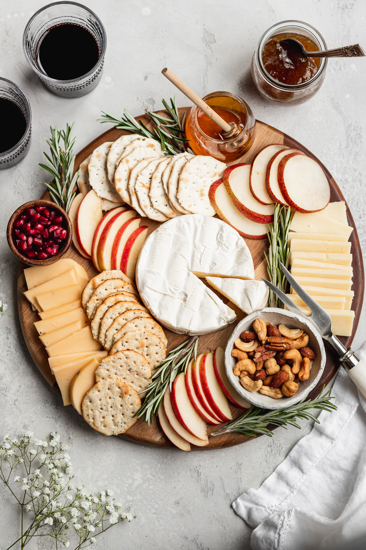 Brie cheese platter