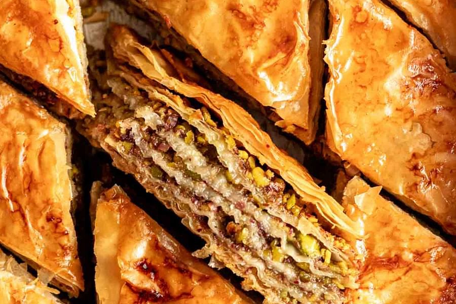 honey pistachio baklava dessert