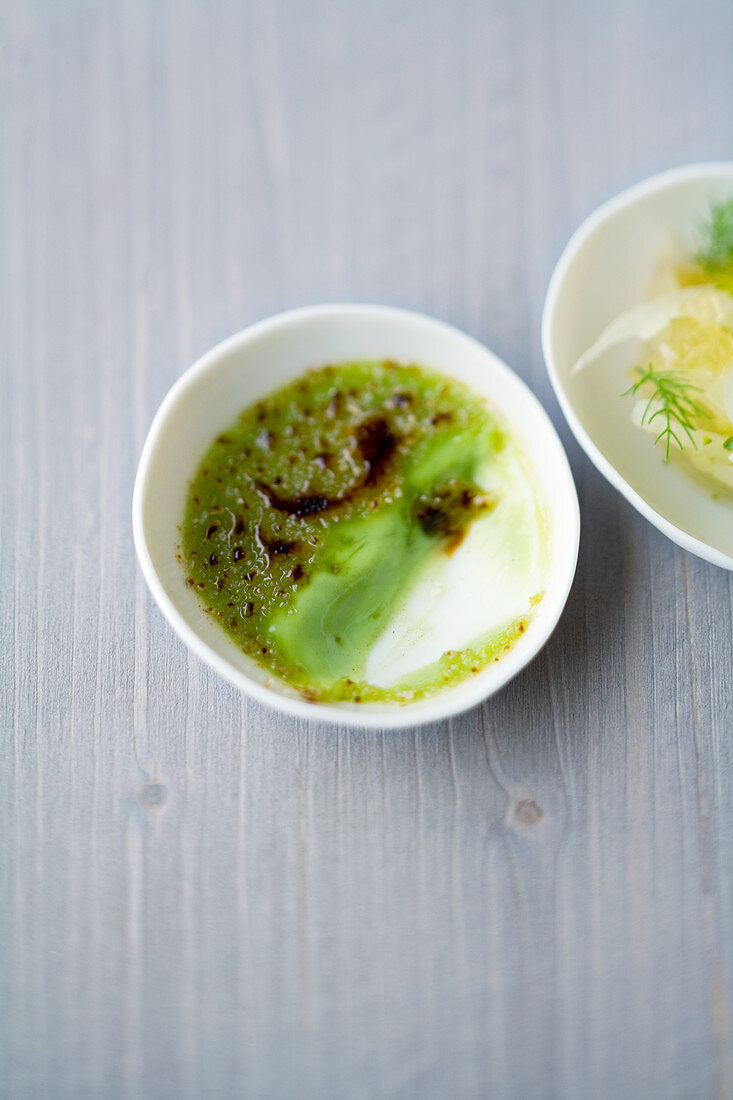 pistachio crème brûlée