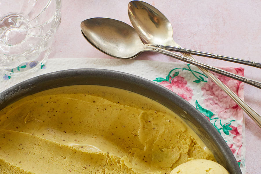 pistachio gelato dessert